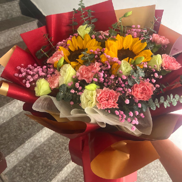 送浙江省青田县鹤城镇新建岭小区29号的鲜花实拍图