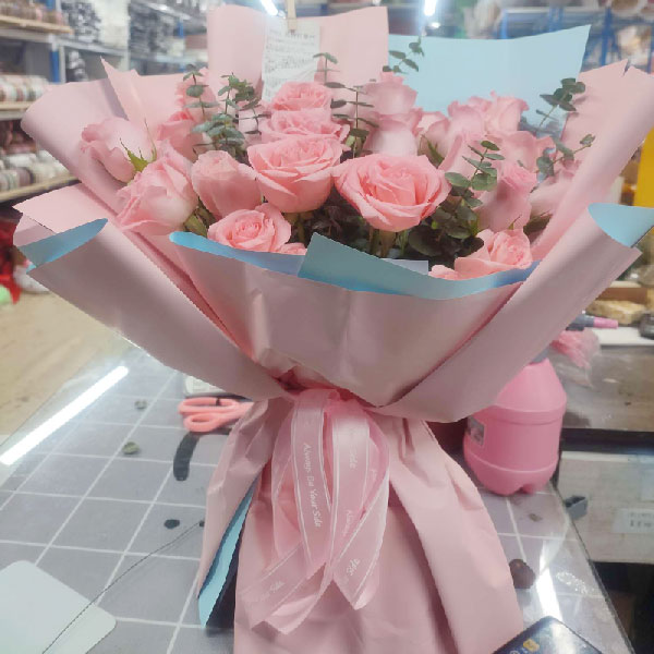 送伊宁市西大桥州农业银行九楼的鲜花实拍图