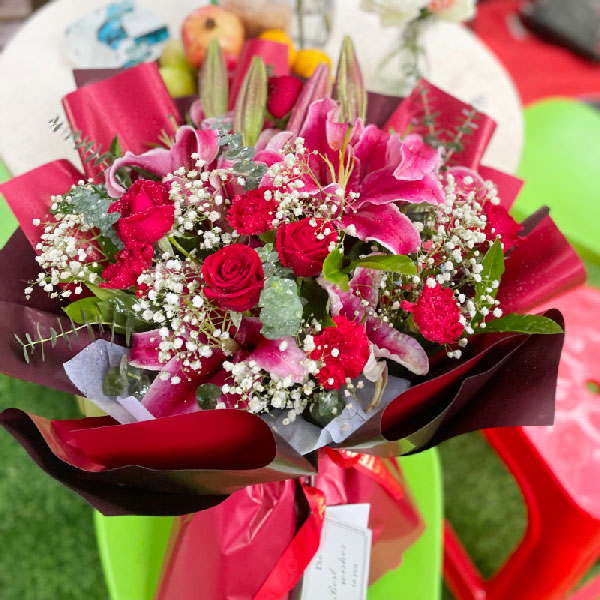 ���������޺������Ӵ���к�¹����Է���ʻ�ʵ��ͼ