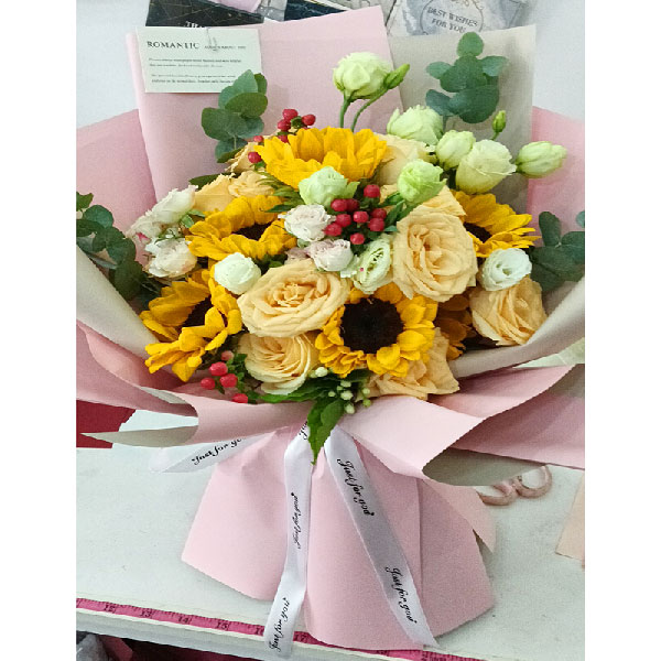 送湖州市长兴利时广场-3号门的鲜花实拍图