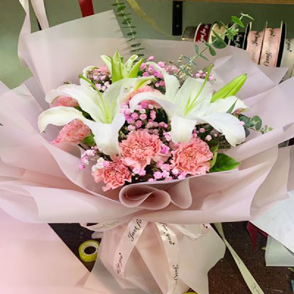 送珠海市香洲区仁恒滨海半岛3期4栋的鲜花实拍图