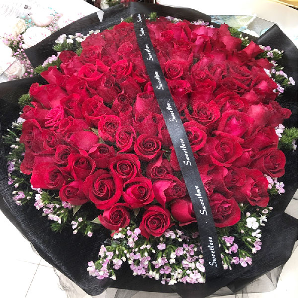 送秦皇岛市北戴河区戴河镇海宁路与联峰北路交叉口北行的鲜花实拍图