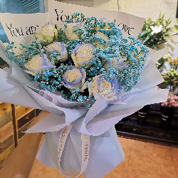 澳门皇朝区天钻大厦送花，满足客户想法，终于找到碎冰蓝！