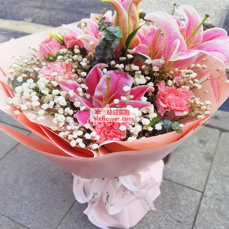 11朵粉色康乃馨百合，感恩的心感受世界