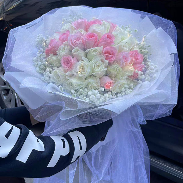 送惠州市博罗县公园北路22号舞音艺术中心的鲜花实拍图