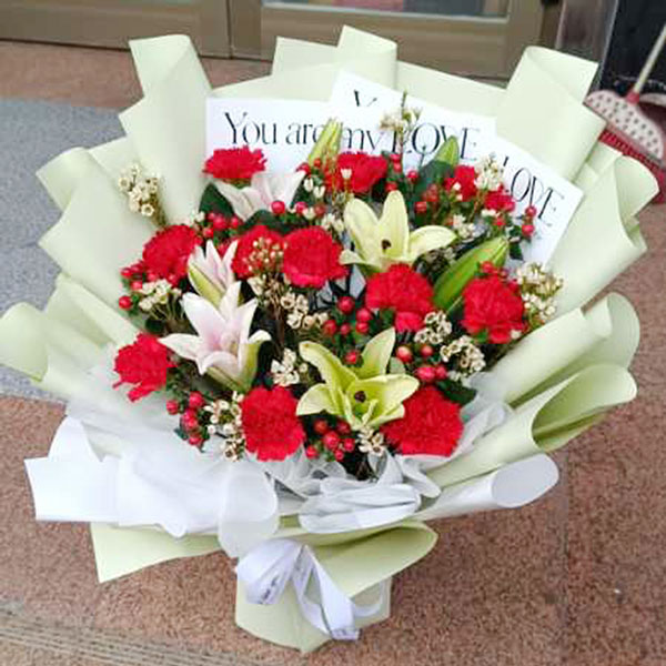 送喀什北湖嘉园10号楼的鲜花实拍图