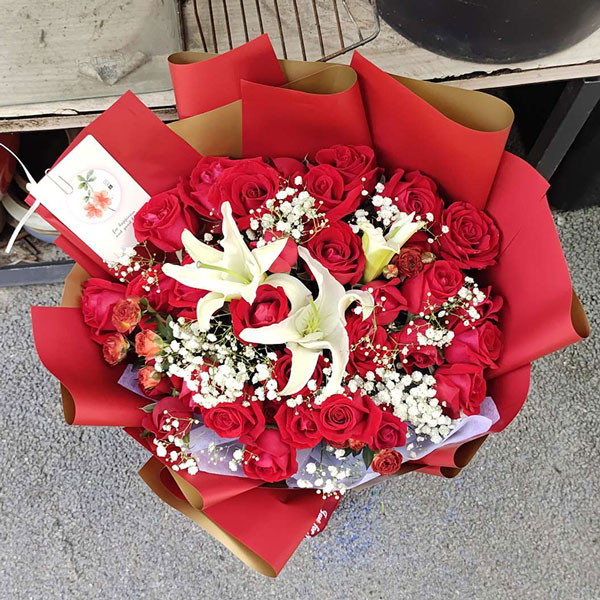 送南京市栖霞区迈皋桥街道言和路中电颐和家园三期的鲜花实拍图