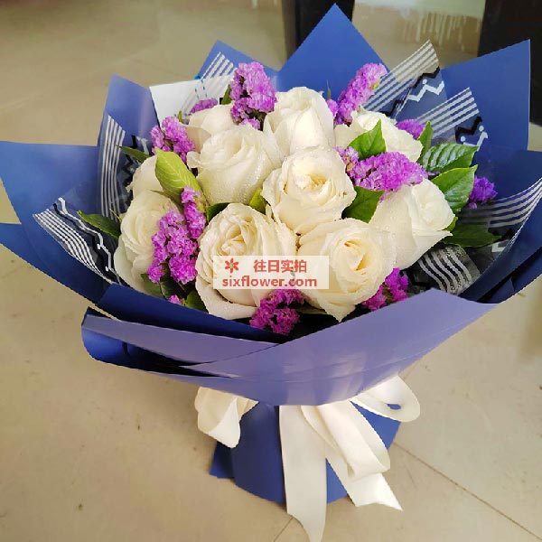 送深圳市罗湖区深南东路2025号明月星音乐酒吧的鲜花实拍图