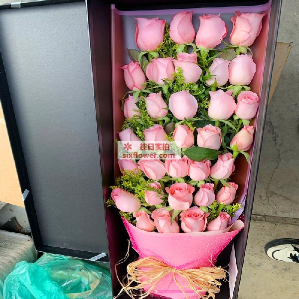 送临沭街道凤凰郡24号楼二单元的鲜花实拍图