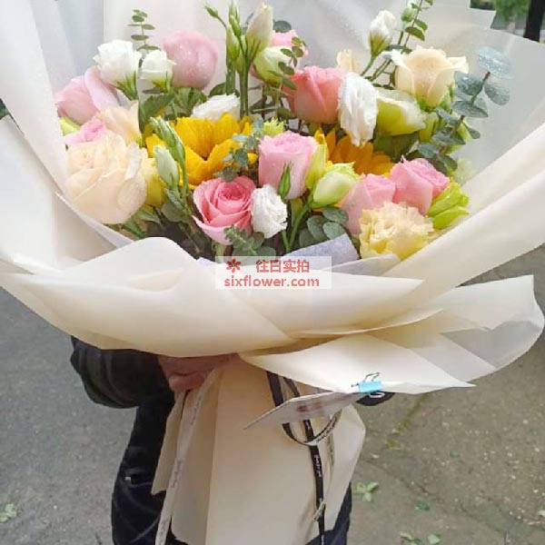 送湘潭岳塘区政府办公大楼的鲜花实拍图