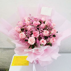 16朵戴安娜粉玫瑰康乃馨，最美好的回忆