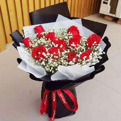 邢台巨鹿第二中学附近花店送花实拍(11朵红玫瑰满天星，你是我一生的最爱)