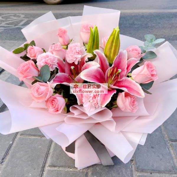 送阜宁县沟墩大桥附近的鲜花实拍图