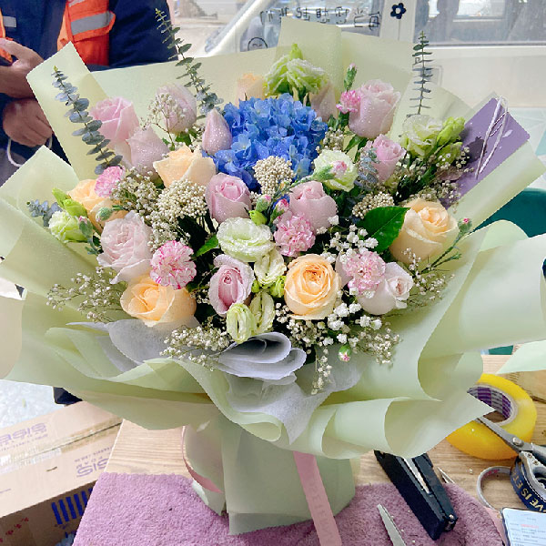 送平顶山矿工路第三中学的鲜花实拍图