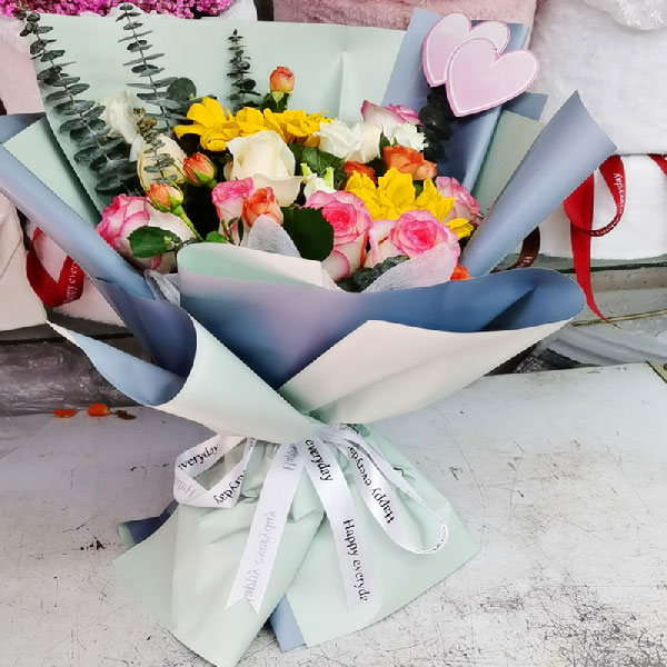 送五家渠102团高杆灯北偏东30米的鲜花实拍图