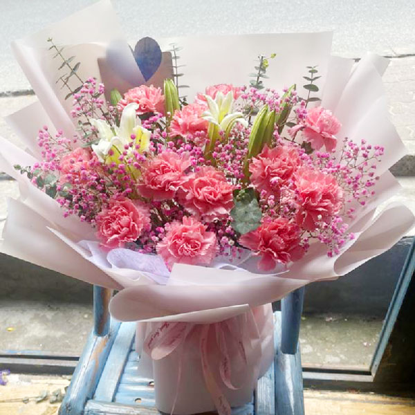 送十堰市茅箭区襄阳路8号奥凯达酒店的鲜花实拍图