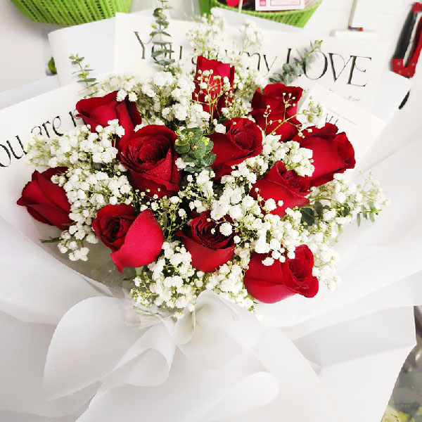 送濮阳东高铁站的鲜花实拍图