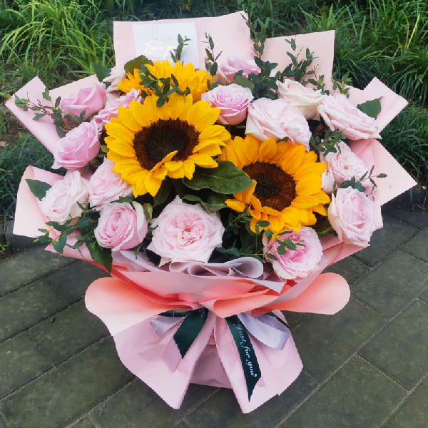 送盐城市亭湖区中铁二十四局集团有限公司盐城佳苑项目部的鲜花实拍图