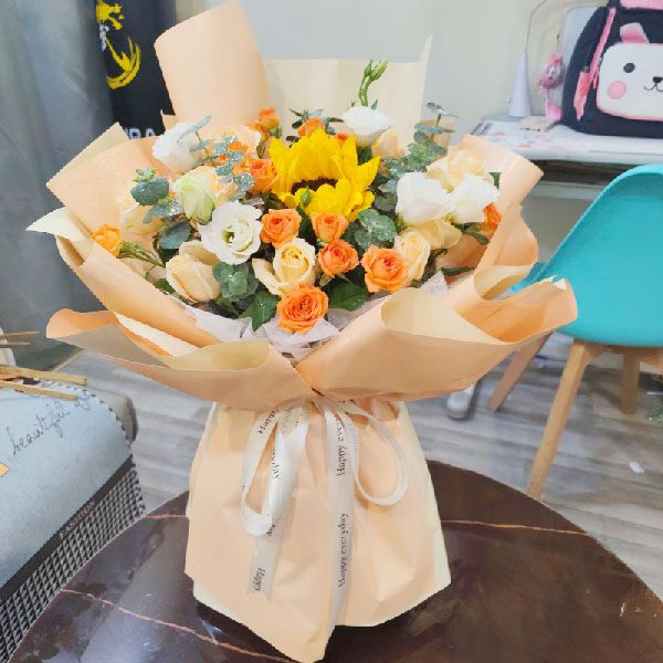 送蒲城县城关镇南街小学家属区的鲜花实拍图