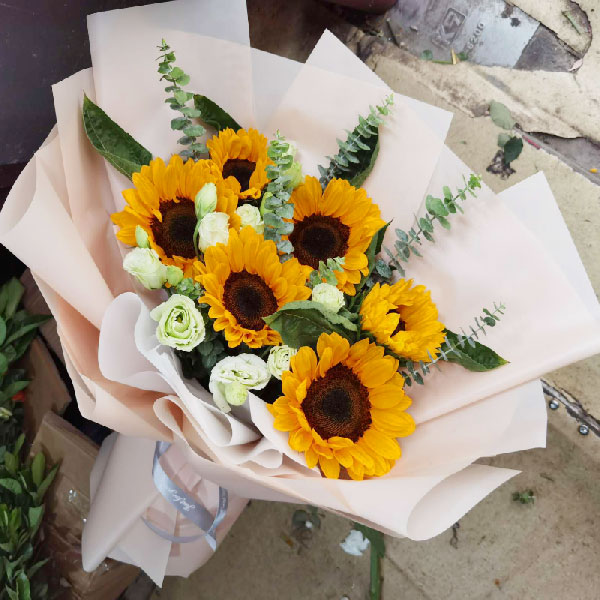 送长春市南关区人民大街8668号明珠小区D7栋的鲜花实拍图