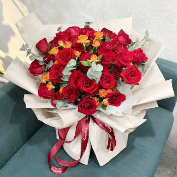 送张家界永定区武陵山珍馆的鲜花实拍图