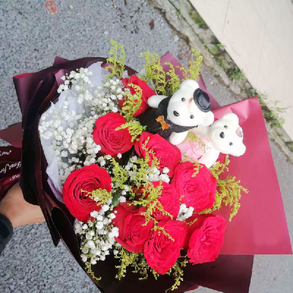 送莲花县广兴西路10号世和巴黎春天的鲜花实拍图