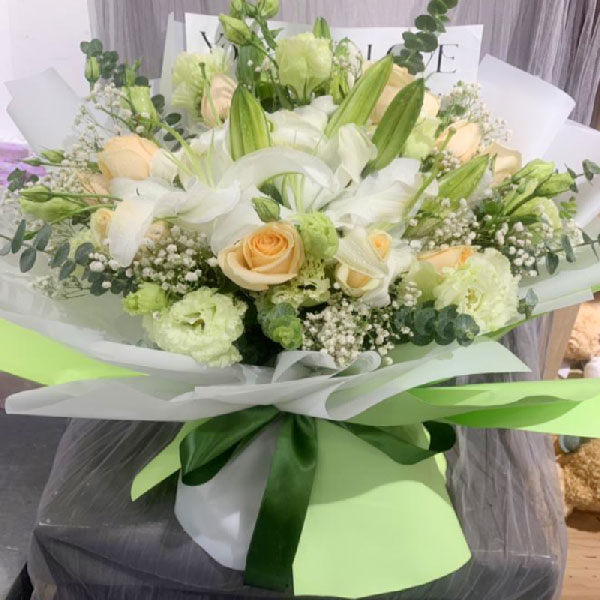 送黄山市黄山区芙蓉小区14号楼的鲜花实拍图