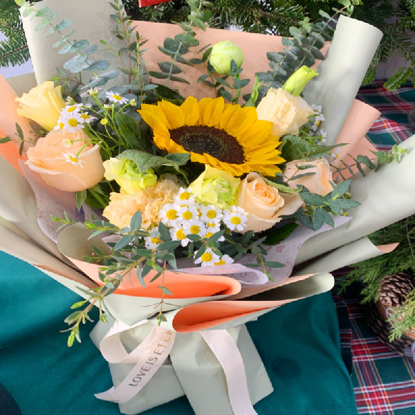 送黄山市黄山区甘棠镇翡翠西路住建委大楼的鲜花实拍图