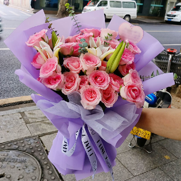 送常德武陵区柳叶大道1号柳叶湖旅游度假区的鲜花实拍图