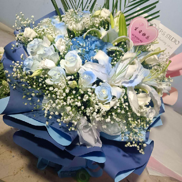 送阳泉市郊区知青窑洞的鲜花实拍图