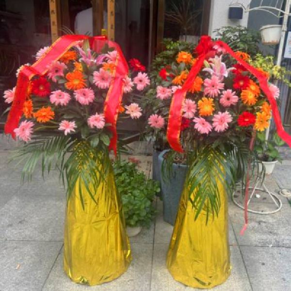 送九江修水县宁红市场的鲜花实拍图