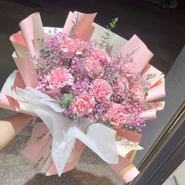 送潮州湘桥区城新西路金田花园一幢的鲜花实拍图