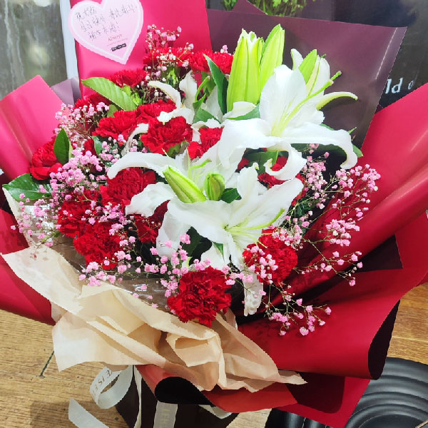 送河南省新乡市红旗区洪门镇平原路公务员小区B区的鲜花实拍图