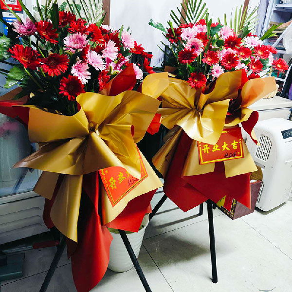 送保定市涿州市平安路与东码路交叉口的鲜花实拍图