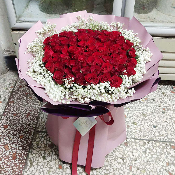 送唐山曹妃甸夏清路与渤海大道交叉口东南方向华北理工大学的鲜花实拍图