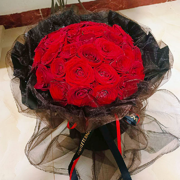 送海南五指山市锦绣花园的鲜花实拍图