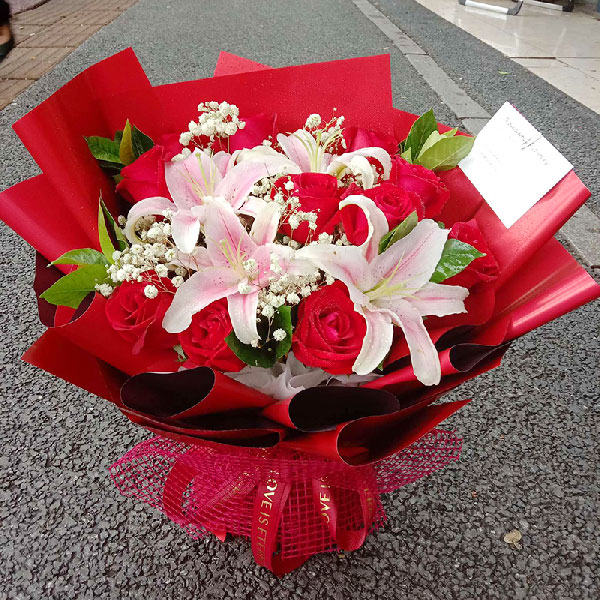 送江西省萍乡市上栗县福田镇快递驿站的鲜花实拍图