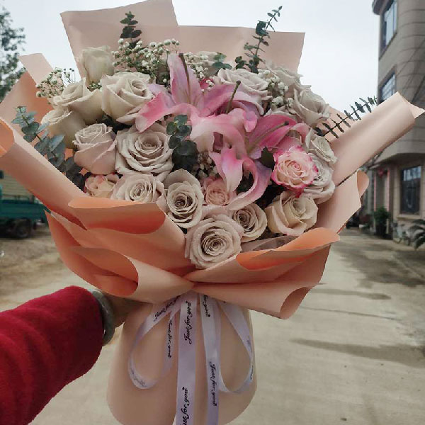 送泰和县滨江壹号的鲜花实拍图