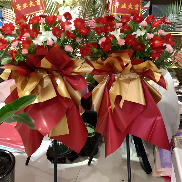 送海林新华西街金恒小区北门西侧的鲜花实拍图