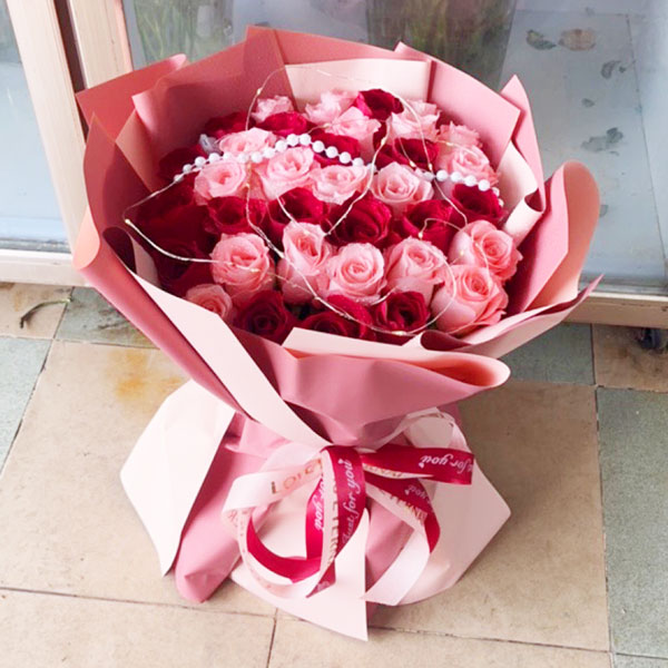 送茂名市电白区水东镇三角圩广南路杨梅新村的鲜花实拍图