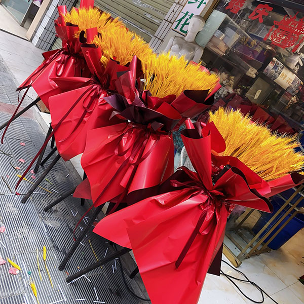 送绵阳市三台县八洞镇G245与新盛街交叉口的鲜花实拍图