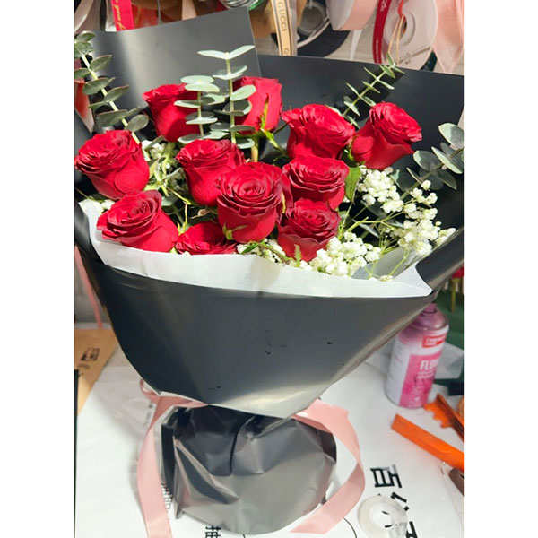 送安阳市文峰区黄河大道天娇华府小区的鲜花实拍图