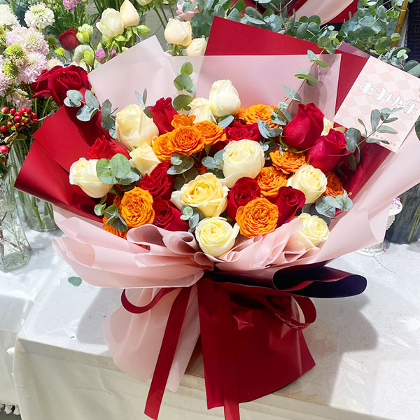 送乐至县东湖御龙湾(慕野酒吧前面)的鲜花实拍图