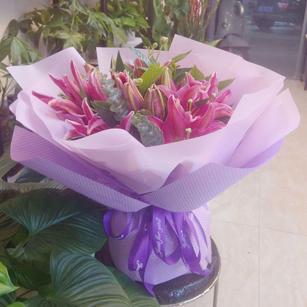 送吉水县八都镇鸿鑫雅园的鲜花实拍图