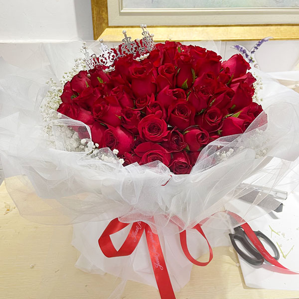 送云南省玉溪市红塔区春和街道龙翔路23号的鲜花实拍图