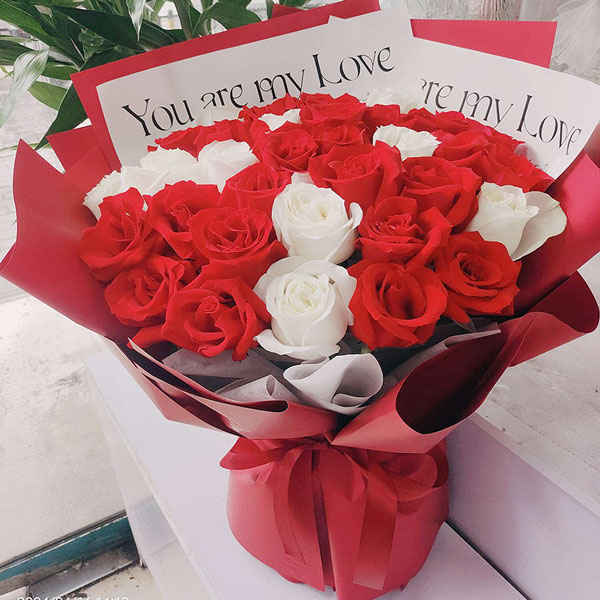 送鹰潭市贵溪市滨江路鹰潭职业技术学院的鲜花实拍图