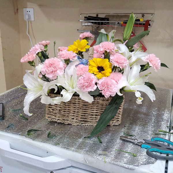 送汉中汉台区紫柏路和谐家园203楼的鲜花实拍图