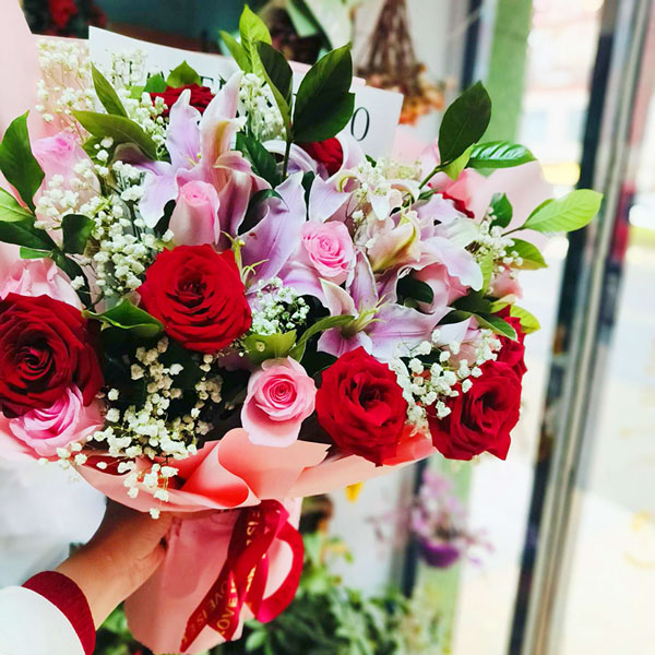 送白银水川十字亿佰家牛肉面的鲜花实拍图