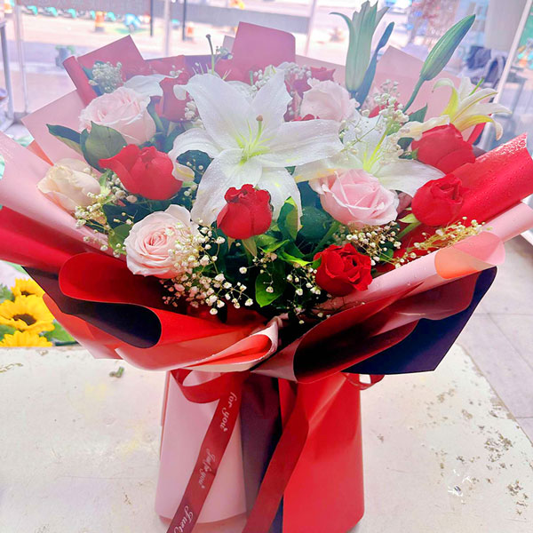 送唐山市古冶区经济开发区南园吕家坨村南的鲜花实拍图