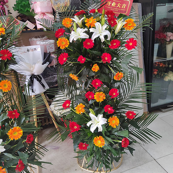 送长子县西大街小吃街的鲜花实拍图